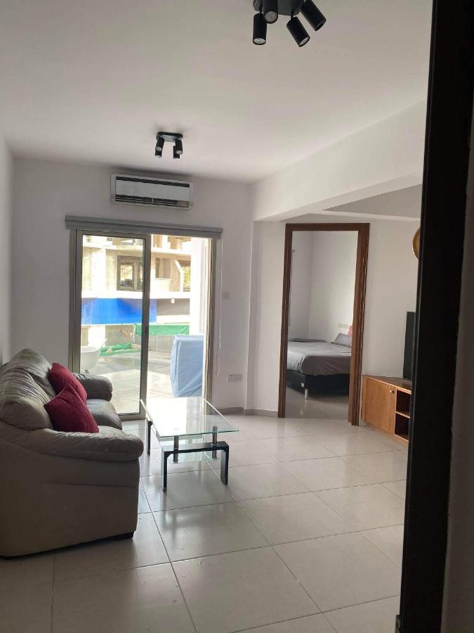 Beachside Apartment In Kato Paphos Lighthouse 81 Exterior photo