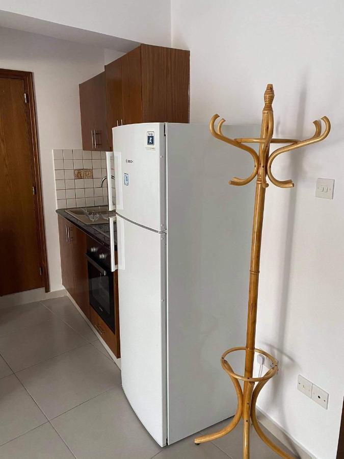 Beachside Apartment In Kato Paphos Lighthouse 81 Exterior photo